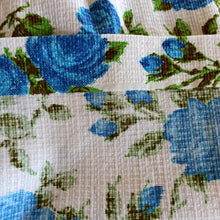 Charger l'image dans la galerie, 1950s 1960s - Stunning Blue Roseprint Dress - W28 (71cm)