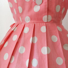 Charger l'image dans la galerie, 1950s 1960s - GERMANY - Iconic Pink Dotted Cotton Dress - W26 (66cm)
