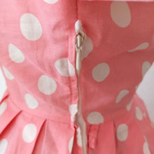 Charger l'image dans la galerie, 1950s 1960s - GERMANY - Iconic Pink Dotted Cotton Dress - W26 (66cm)