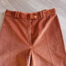 Carica l'immagine nel visualizzatore di Gallery, 1970s - Light Brown Velvet Elephant Leg Pants - W28 (70cm)