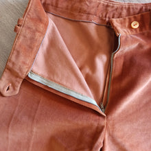 Carica l'immagine nel visualizzatore di Gallery, 1970s - Light Brown Velvet Elephant Leg Pants - W28 (70cm)