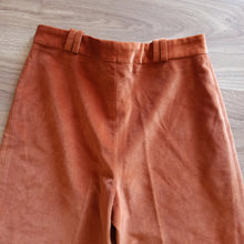 Carica l'immagine nel visualizzatore di Gallery, 1970s - Light Brown Velvet Elephant Leg Pants - W28 (70cm)