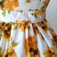 Charger l'image dans la galerie, 1950s 1960s - Stunning Yellow Roseprint Dress - W27 (68cm)
