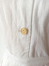 Cargar imagen en el visor de la galería, 1940s - JD - Unworn - Beautiful White Cotton Dress - W30 (76cm)