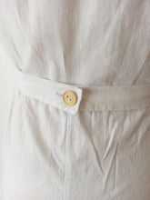 Cargar imagen en el visor de la galería, 1940s - JD - Unworn - Beautiful White Cotton Dress - W30 (76cm)