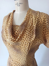 Cargar imagen en el visor de la galería, 1940s - FELDPAUSCH, Switzerland - Exquisite Silk Dress - W28.5 (72cm)