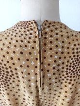 Cargar imagen en el visor de la galería, 1940s - FELDPAUSCH, Switzerland - Exquisite Silk Dress - W28.5 (72cm)