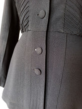 Cargar imagen en el visor de la galería, 1940s - PRESTIGE, Paris - Sublime Couture Black Crepe Jacket - W30 (76cm)