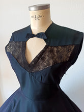 Charger l'image dans la galerie, 1940s 1950s - Spectacular Emerald Green Dress - W29 (74cm)