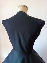 Charger l'image dans la galerie, 1940s 1950s - Spectacular Emerald Green Dress - W29 (74cm)