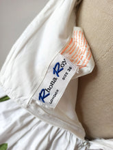 Charger l'image dans la galerie, 1950s - RHONA ROY, London - Stunning Floral Roseprint Dress - W24.5 (62cm)