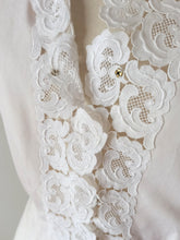 Cargar imagen en el visor de la galería, 1940s 1950s - AKRIS, Switzerland - Sublime White Cotton Blouse - W31 (80cm)