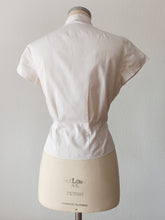 Cargar imagen en el visor de la galería, 1940s 1950s - AKRIS, Switzerland - Sublime White Cotton Blouse - W31 (80cm)