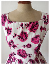 Charger l'image dans la galerie, 1950s 1960s - FRIPONNETTE, Paris - Cute Roseprint Cotton Dress - W26 (66cm)