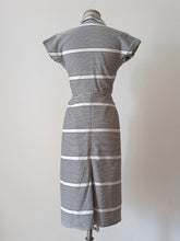 Charger l'image dans la galerie, 1950s - Superb French Black Stripes Cotton Dress - W29 (74cm)