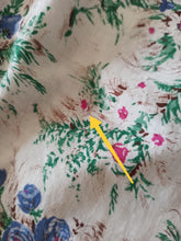 Charger l'image dans la galerie, 1950s - Adorable Floral Cotton Dress - W25 (64cm)
