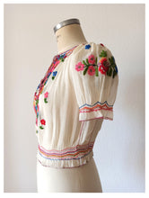 Load image into Gallery viewer, 1930s 1940s - Exquisite Hand Embroidery Hungarian Blouse - W28.5 (72cm)
