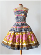 Charger l'image dans la galerie, 1950s 1960s - Stunning Roseprint Cotton Dress - W25 (64cm)