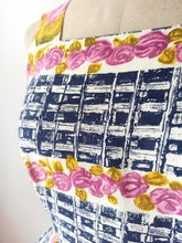 Charger l'image dans la galerie, 1950s 1960s - Stunning Roseprint Cotton Dress - W25 (64cm)