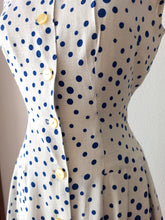 Charger l'image dans la galerie, 1950s - Exquisite Textured Rayon Dotted Set - W29 (74cm)