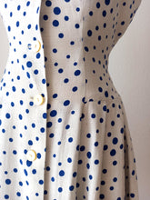 Charger l'image dans la galerie, 1950s - Exquisite Textured Rayon Dotted Set - W29 (74cm)
