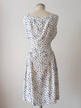 Charger l'image dans la galerie, 1950s - Exquisite Textured Rayon Dotted Set - W29 (74cm)
