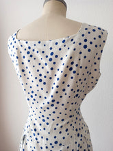Charger l'image dans la galerie, 1950s - Exquisite Textured Rayon Dotted Set - W29 (74cm)
