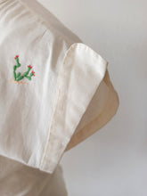 Charger l'image dans la galerie, 1950s - Adorable Mallorca Souvenir Embroidery Blouse - W30 (76cm)