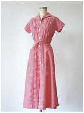 Cargar imagen en el visor de la galería, 1940s - Gorgeous Red Stripes Cotton Dress - W31 (78cm)
