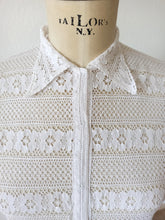 Cargar imagen en el visor de la galería, 1940s 1950s - Gorgeous White Cotton Handmade Blouse - W29 (74cm)