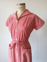 Cargar imagen en el visor de la galería, 1940s - Gorgeous Red Stripes Cotton Dress - W31 (78cm)