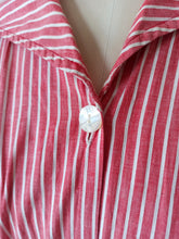 Cargar imagen en el visor de la galería, 1940s - Gorgeous Red Stripes Cotton Dress - W31 (78cm)