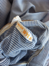 Charger l'image dans la galerie, 1940s 1950s - Stunning Dramatic Balloon Sleeves Striped Dress - W28.5 (72cm)