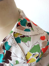 Cargar imagen en el visor de la galería, 1940s - Marvelous Colors Rayon Dress - W27 (68cm)