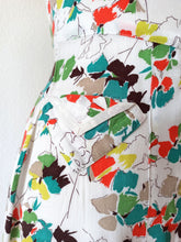 Cargar imagen en el visor de la galería, 1940s - Marvelous Colors Rayon Dress - W27 (68cm)