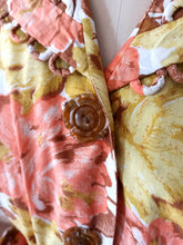 Carica l'immagine nel visualizzatore di Gallery, 1940s 1950s - Gorgeous Roseprint Cotton Dress - W30 (76cm)