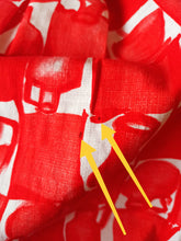 Carica l'immagine nel visualizzatore di Gallery, 1950s 1960s - Stunning Red Novelty Print Dress - W27 (68cm)