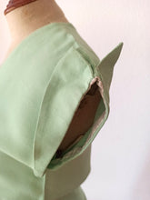 Cargar imagen en el visor de la galería, 1940s - Delightful Apple Green Embroidery Bolero Dress - W24.5 (62cm)