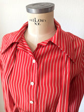 Cargar imagen en el visor de la galería, 1940s - Gorgeous Bow Red Striped Rayon Blouse - W33 (84cm)