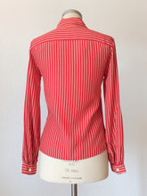 Cargar imagen en el visor de la galería, 1940s - Gorgeous Bow Red Striped Rayon Blouse - W33 (84cm)