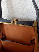 Charger l'image dans la galerie, 1940s - Exquisite Black Leather Handbag