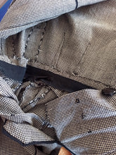 Charger l'image dans la galerie, 1950s - Exquisite Houndstooth Soft Wool Dress - W24.5 (62cm)