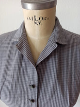 Charger l'image dans la galerie, 1950s - FRANCE - Gorgeous Grey Cotton Pockets Dress - W29 (74cm)