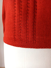 Laden Sie das Bild in den Galerie-Viewer, 1960s - DEADSTOCK - MACAP, Spain - Brick Knit Sweater - Sz 3