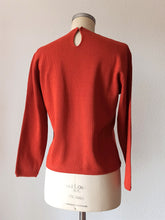 Laden Sie das Bild in den Galerie-Viewer, 1960s - DEADSTOCK - MACAP, Spain - Brick Knit Sweater - Sz 3