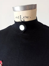 Laden Sie das Bild in den Galerie-Viewer, 1960s - DEADSTOCK - SUBLYM, Spain - Back Zipper Black Top - Sz 4