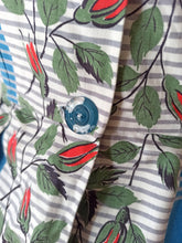 Charger l'image dans la galerie, 1950s - Fabulous Right Before Bloming Roseprint Dress - W27 (68cm)