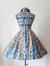 Charger l'image dans la galerie, 1950s - Fabulous Right Before Bloming Roseprint Dress - W27 (68cm)