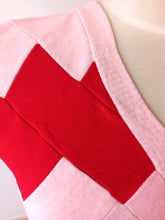 Cargar imagen en el visor de la galería, 1940s 1950s - DEADSTOCK - Gorgeous Strawberry Red Cotton Top - Sz 2