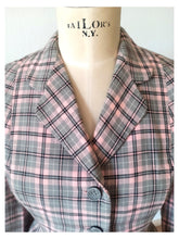 Charger l'image dans la galerie, 1940s - Gorgeous Pink & Black 2pc Viyella Wool Ensemble - W26/29 (66/74cm)